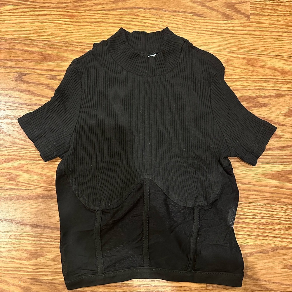 Black Zemeta Crop Top